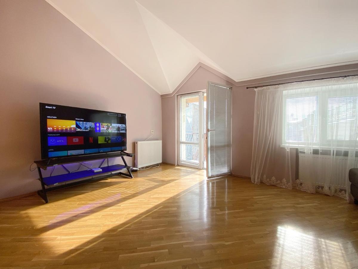 Grand Apartments On Rynok Square Lviv Exterior photo