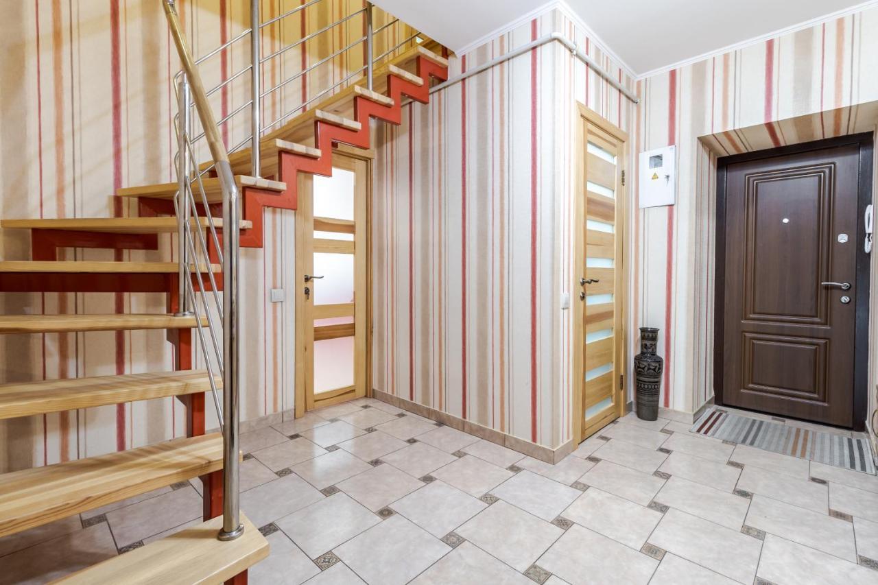 Grand Apartments On Rynok Square Lviv Exterior photo